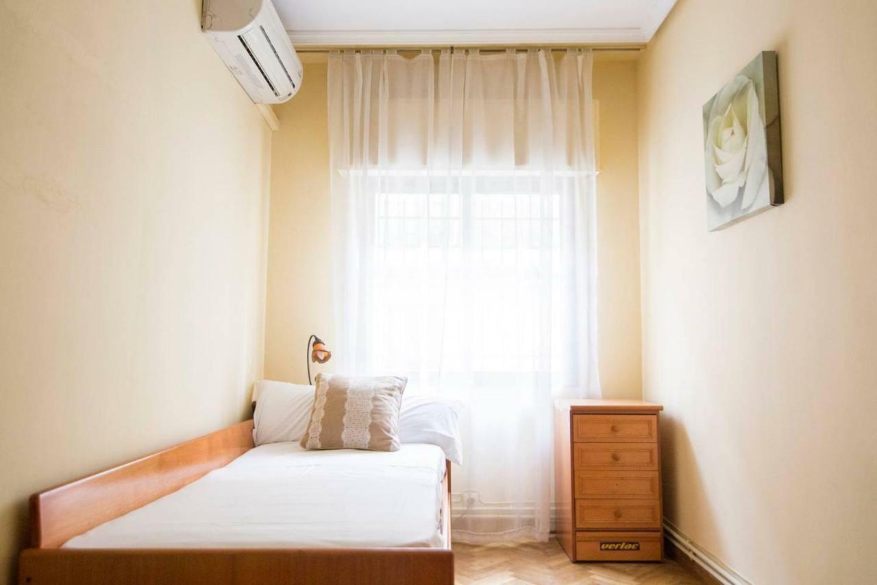 Home & Private Terrace Wifi + Aircon Madrid Luaran gambar